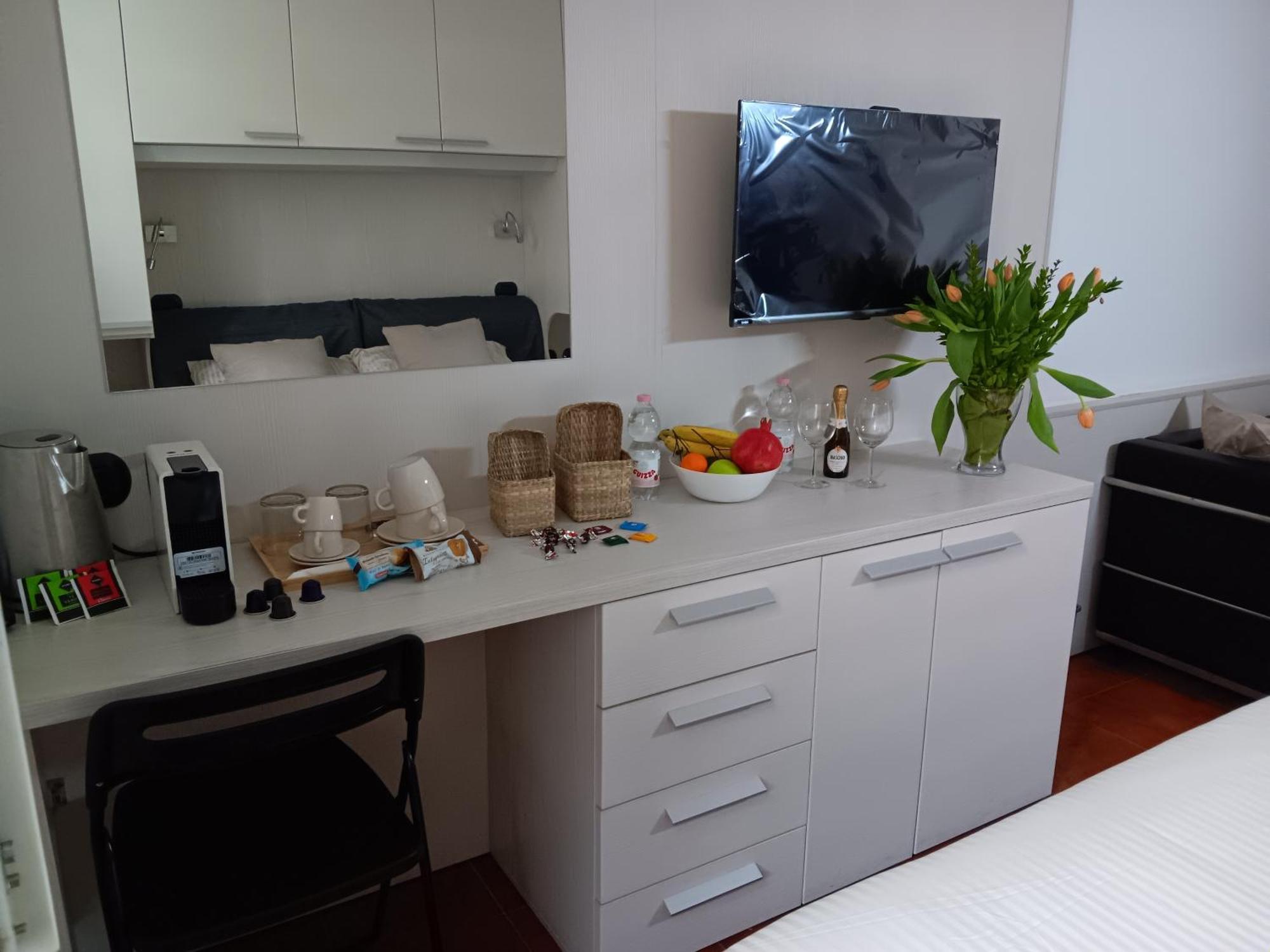 Andenis Tiber House Hotel Rome Exterior photo