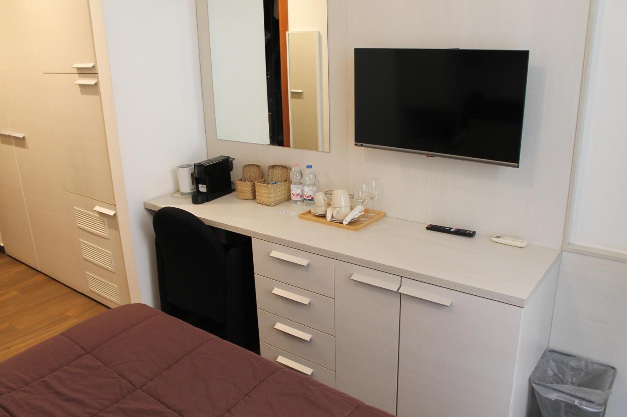 Andenis Tiber House Hotel Rome Exterior photo