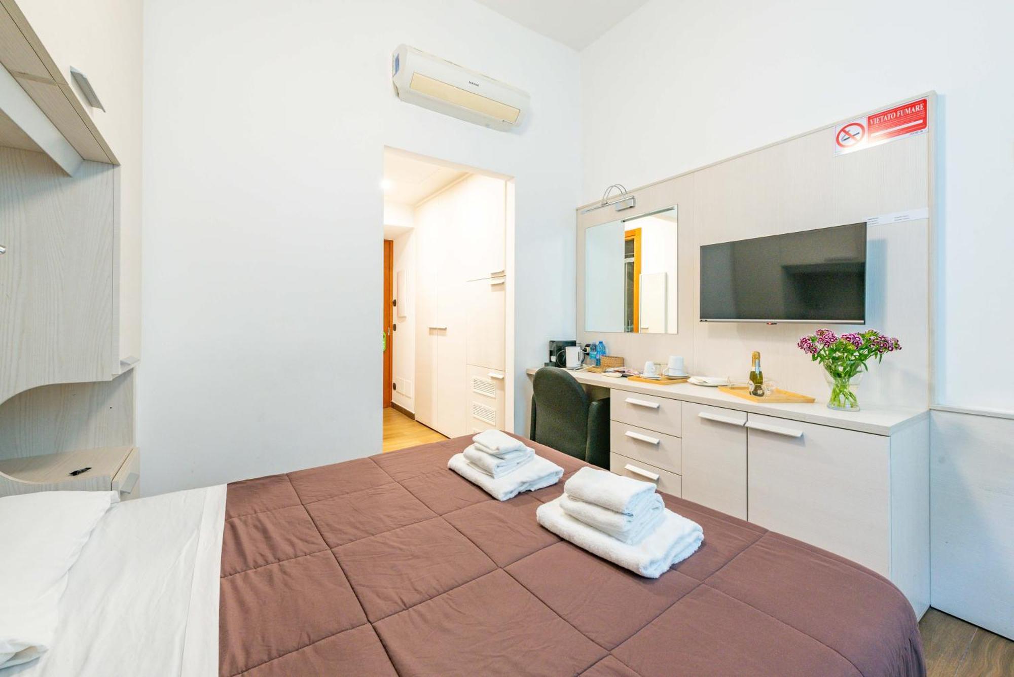 Andenis Tiber House Hotel Rome Exterior photo